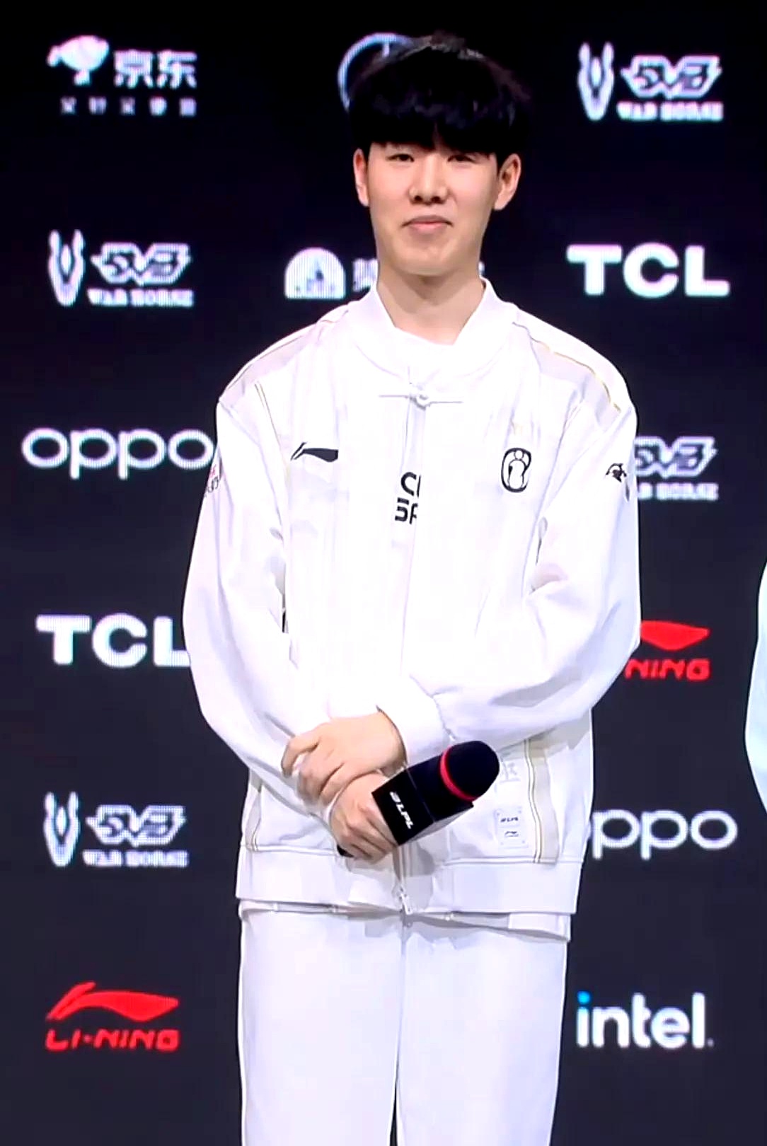 FPX巴黎人泪目！ Doinb ：金贡打老头杯？谁跟我抢金贡谁短三厘米！