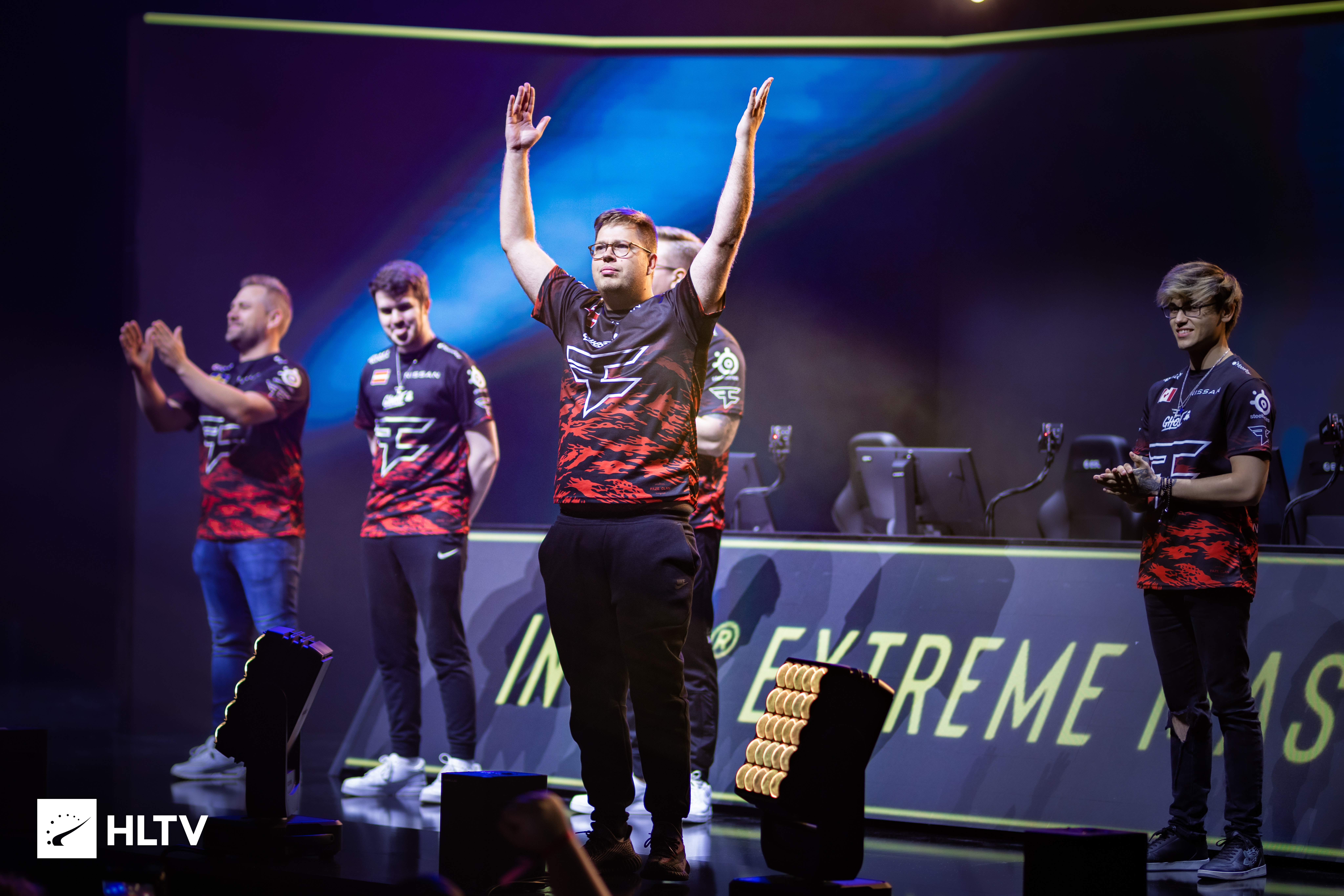 JDG官方：上单选手369正式离开队伍