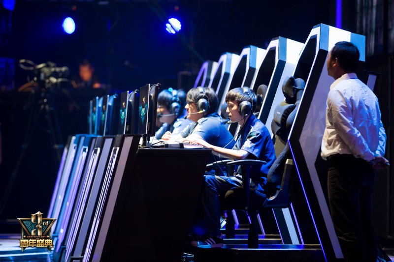 FaZe 向 EliGE 告别