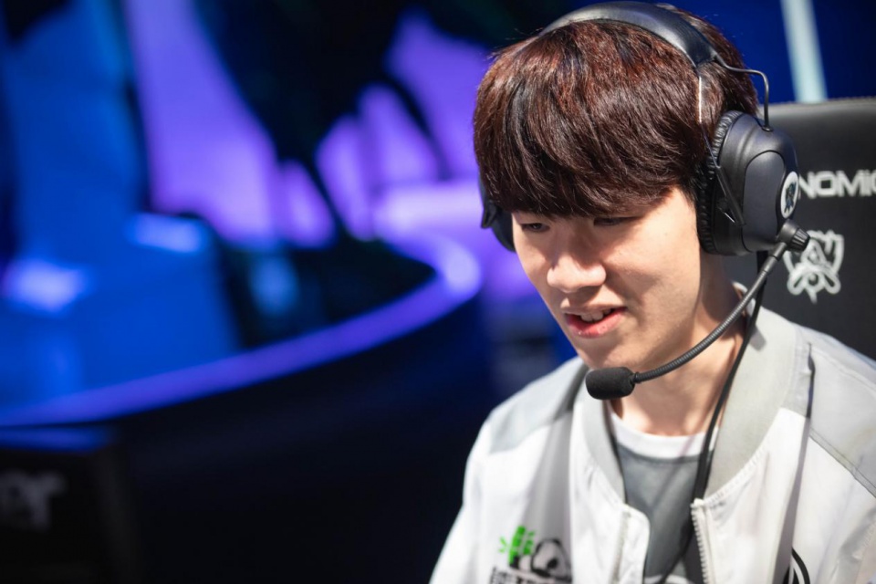 T1玩家的新年祝福视频：祝大家新年快乐