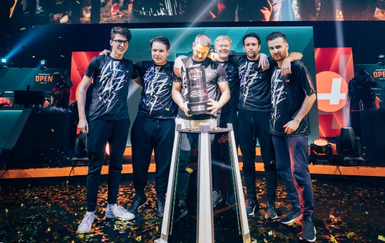 电竞比分Xiao8在TI14被淘汰后说：很难过，我又搞砸了，让大家看笑话了